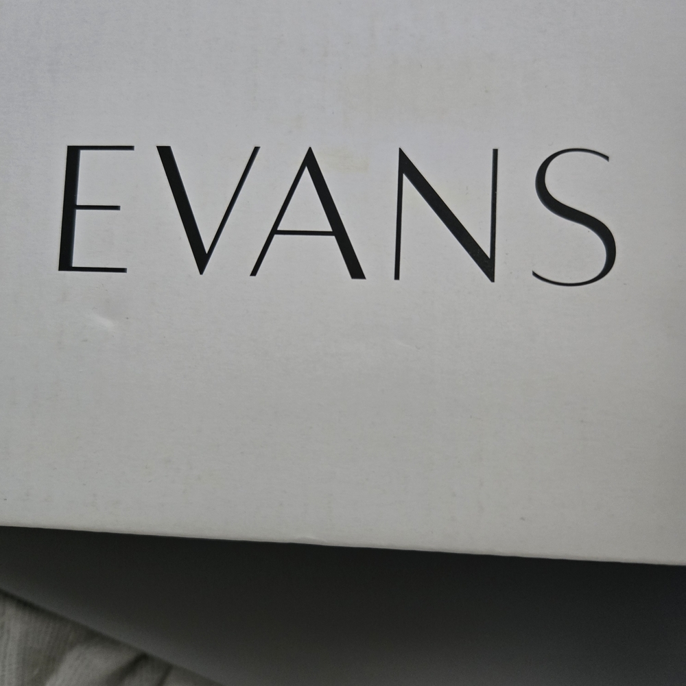 Elegant Black Bow Flats. Brand New . Very Comfortable! - Picture 3 of 3